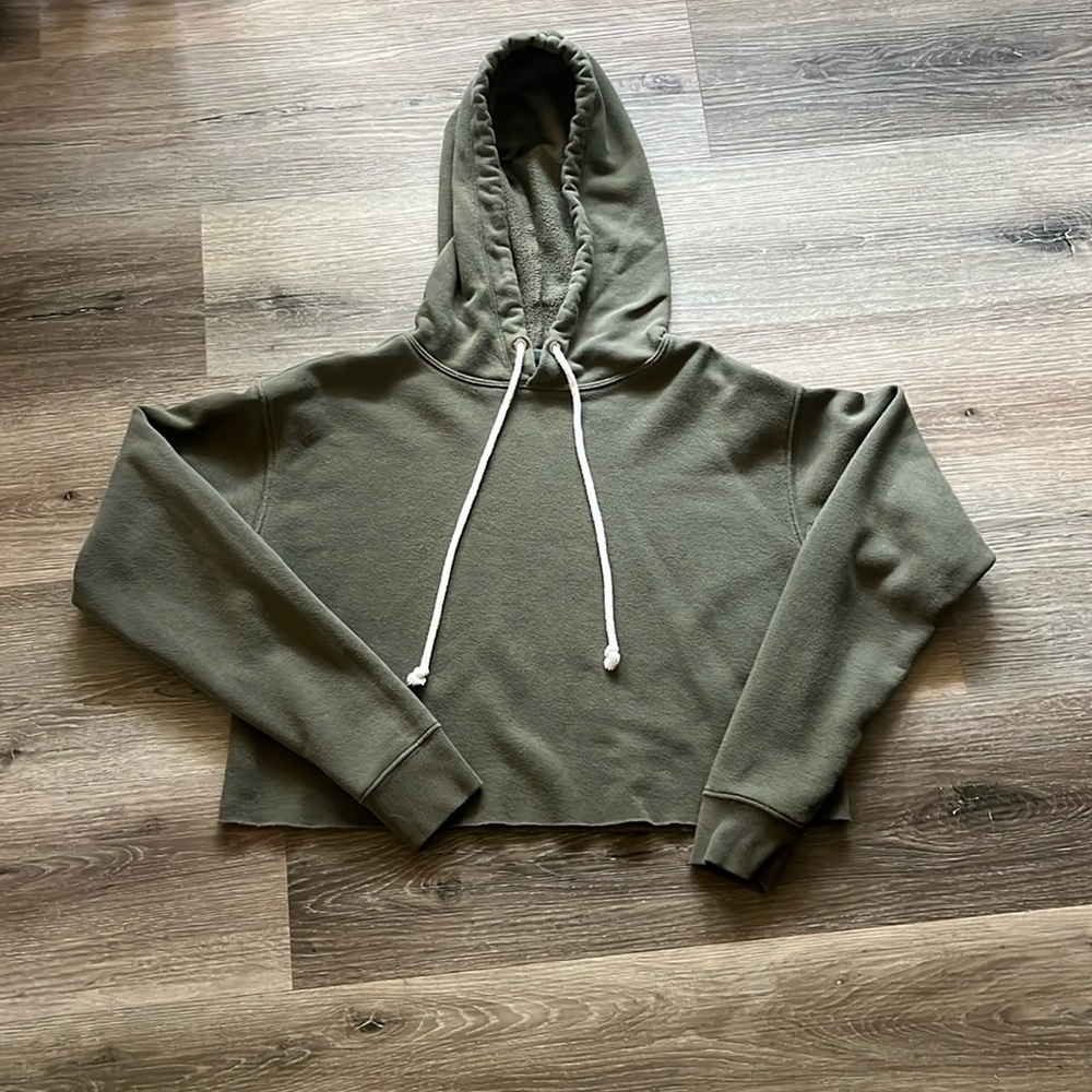 Wild Fable women’s extra small olive cropped hoodie.